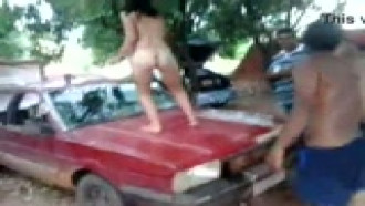 Adrianinha do interior de São Paulo perde a linha e fica peladinha em churrasco