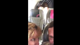 Casal flagrou uma safada transando sem vergonha
